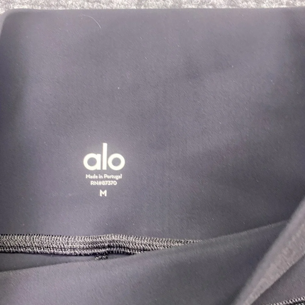 ALO Yoga measurements waist
